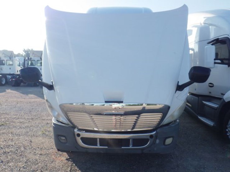 2015-freightliner-cascadia-125-image-30
