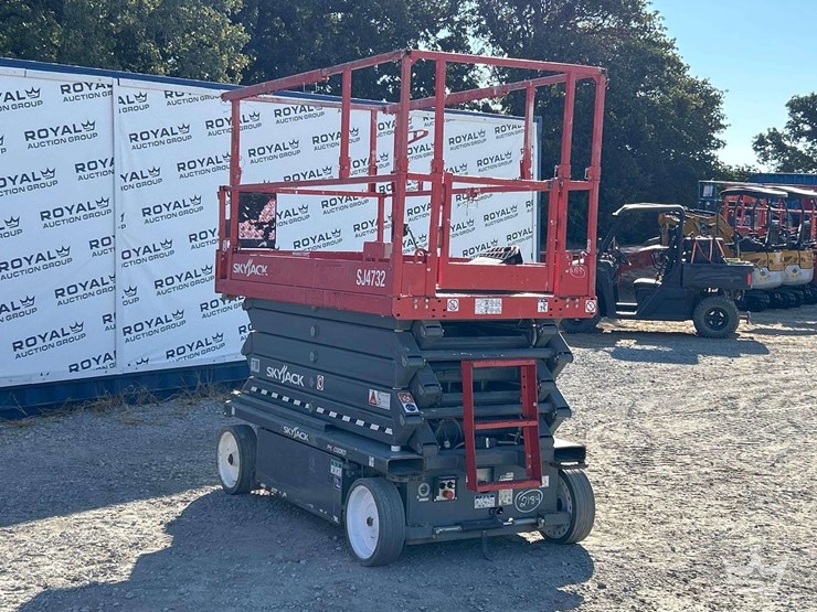 2021-skyjack-sj4732-32ft.-scissor-lift-image-4