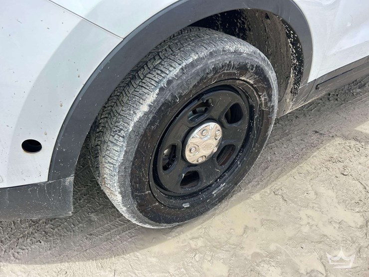 2016-ford-explorer-image-30