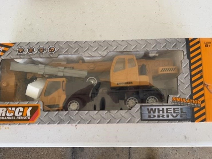remote-control-toy-crane-new-in-box-image-1