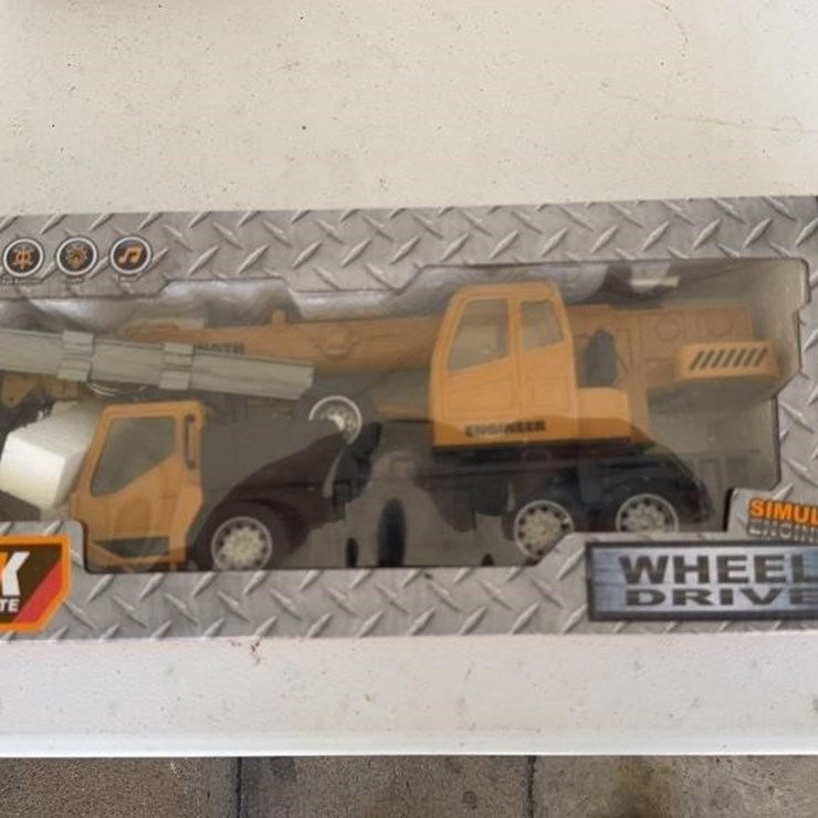Remote control toy crane new in box