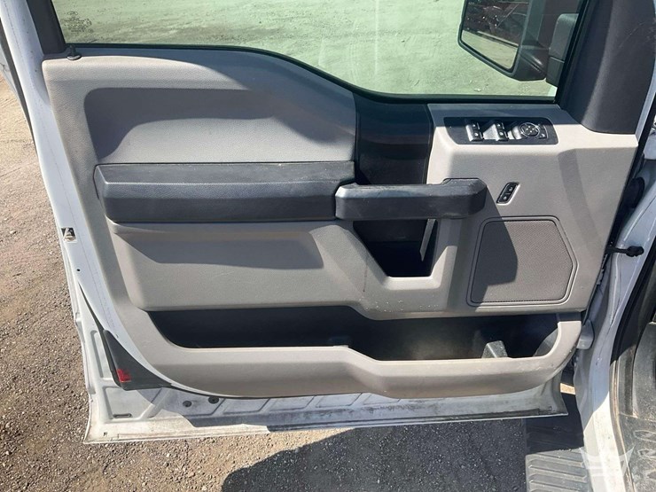 2016-ford-f150-image-11