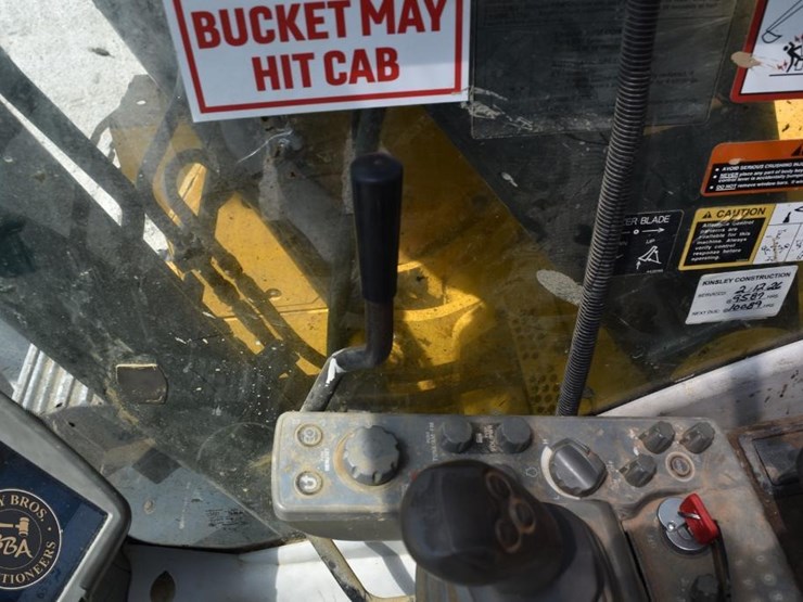 2014-deere-135g-image-66