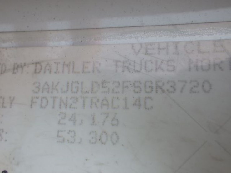 2015-freightliner-cascadia-125-image-27