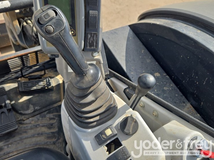 deere-60g-image-48