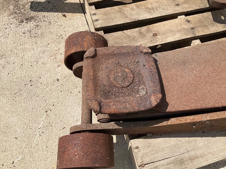 #5056-•-lincoln-10-ton-floor-jack-&-dmi-spring-loaded-pickup-bumper-image-9
