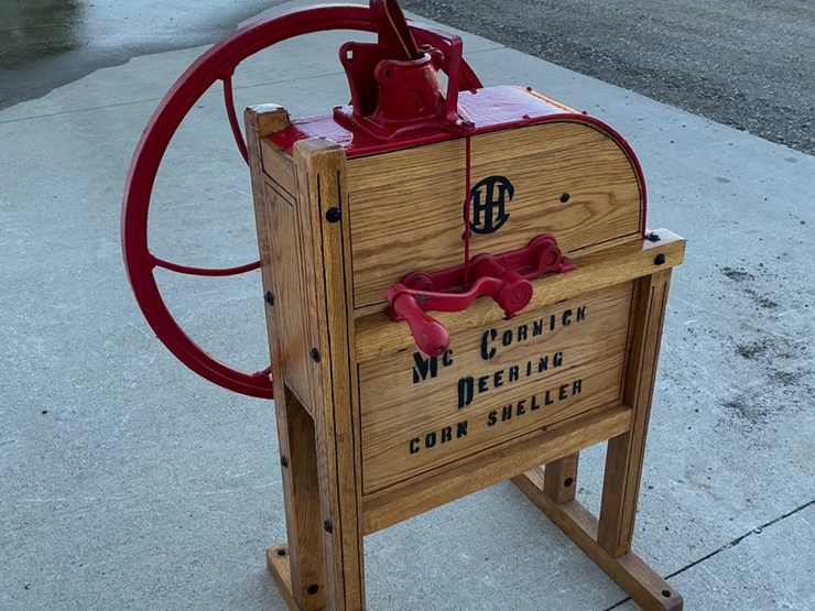 #5063-•-ihc-mccormick-deering-antique-hand-crank-corn-sheller-image-3