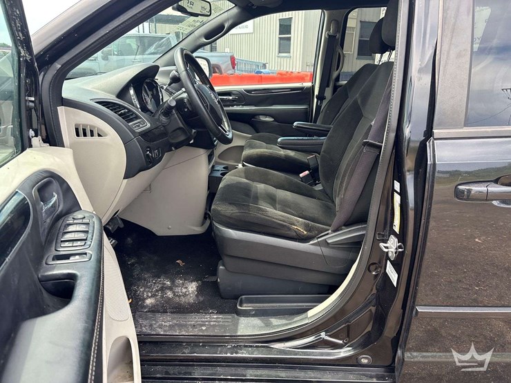 2016-dodge-grand-caravan-image-10