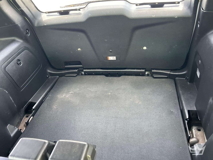 2016-ford-explorer-image-25