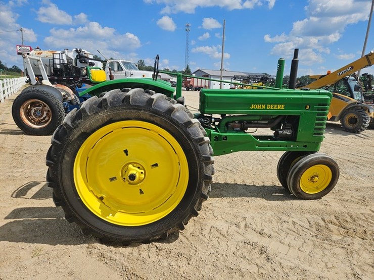 john-deere-b-image-6