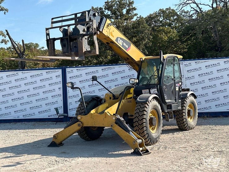 2018-caterpillar-th514d-11,000lb.-4x4-rough-terrain-telehandler-image-1