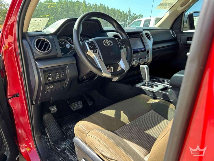 2016-toyota-tundra-image-12