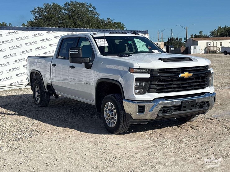 2024-chevrolet-silverado-2500-image-2