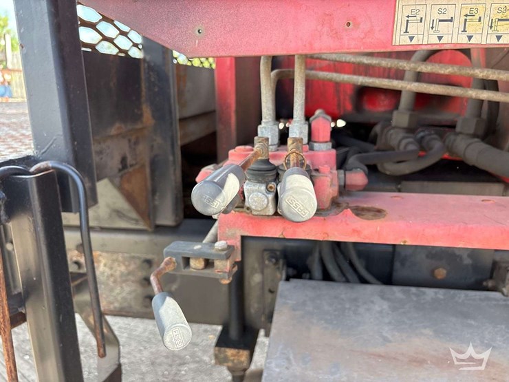 2007-peterbilt-340-image-35