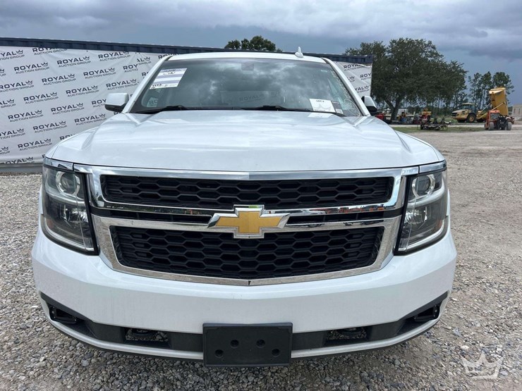 2018-chevrolet-tahoe-image-23