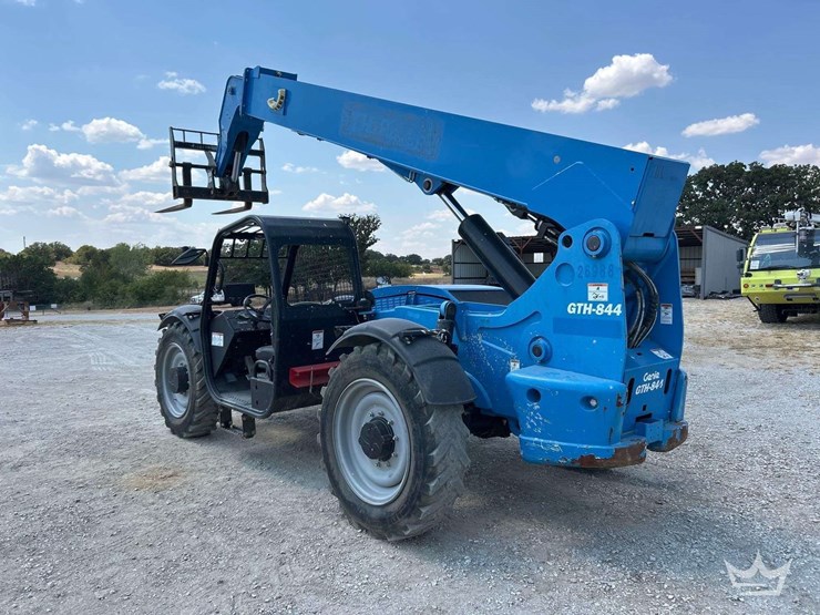 2019-genie-gth844-image-2