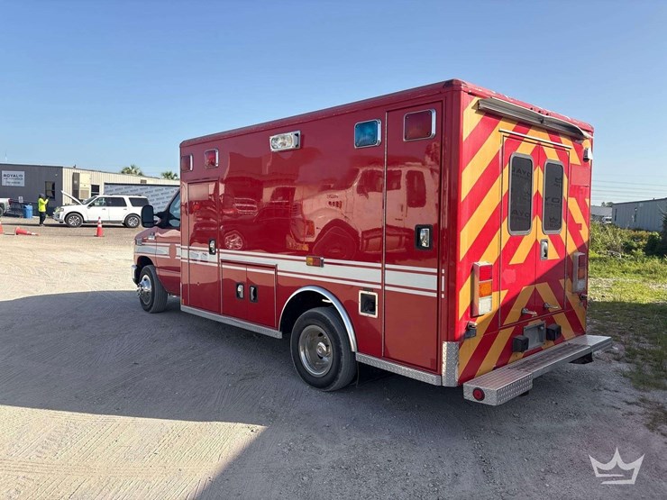 2008-ford-e450-image-4