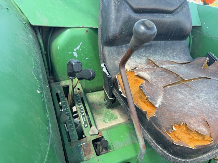 1992-john-deere-1070-image-30