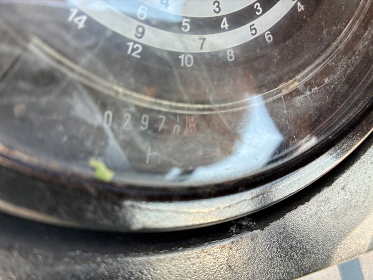 john-deere-2240-image-12