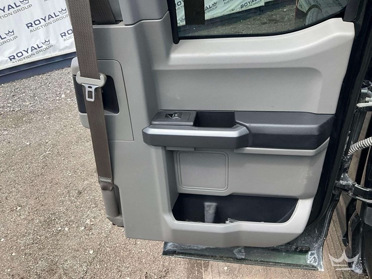 2017-ford-f150-image-26