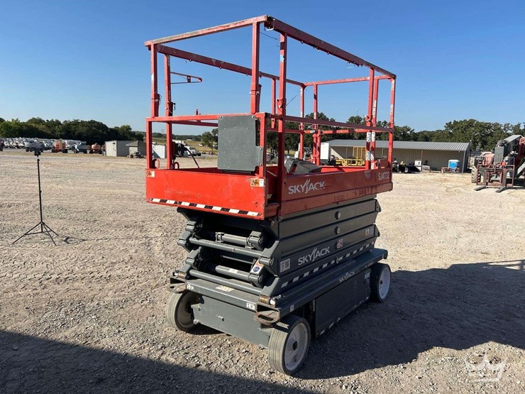 2021-skyjack-sj4732-32ft.-scissor-lift-image-3