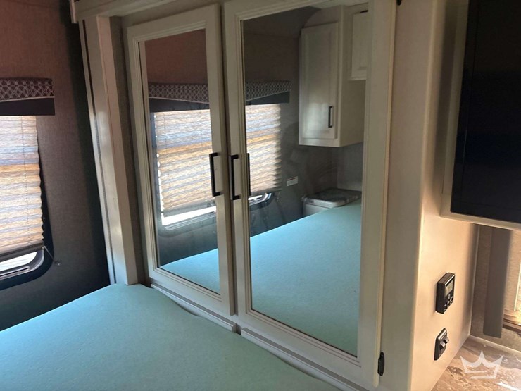 2020-ford-f53-thor-ace-32.3-33.5ft-class-a-motorhome-image-55