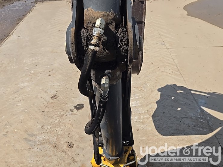 2014-deere-310k-ep-image-34