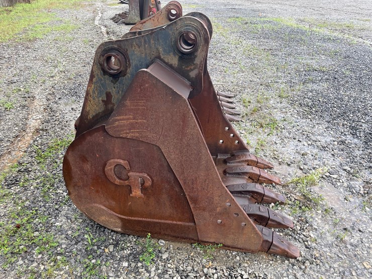 #4512-•-cp-approx-42"-bucket-image-6