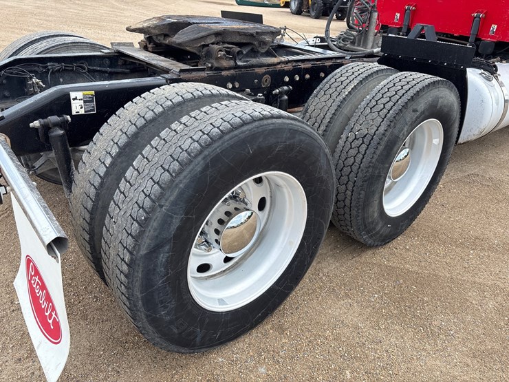 2015-peterbilt-389-image-6