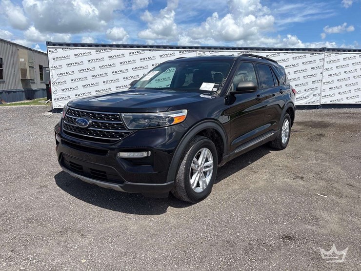 2020-ford-explorer-image-1