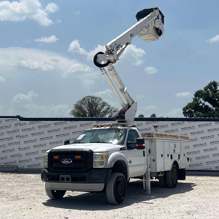 2011 ALTEC AT37G