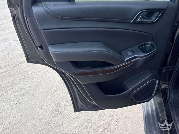 2018-chevrolet-tahoe-image-18