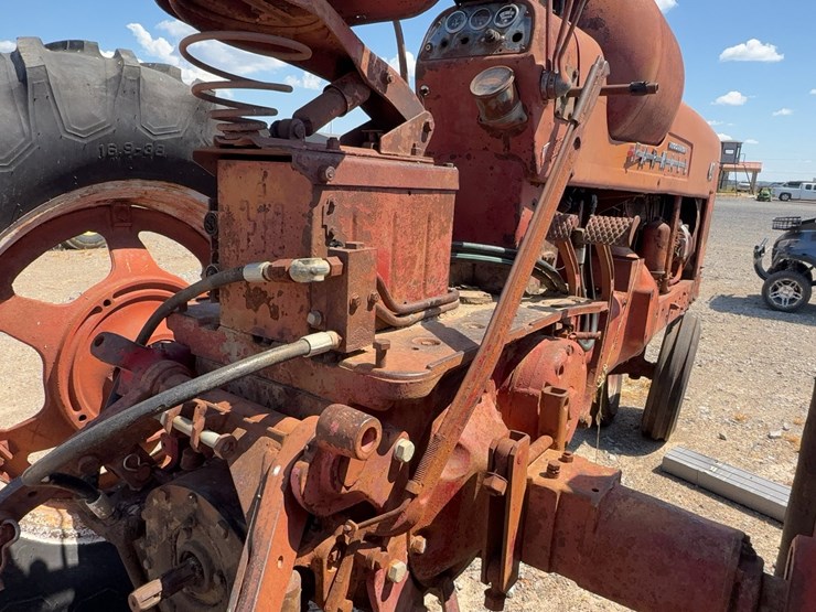#45331-•-1957-farmall-450-tractor-933-inv#45331-image-38