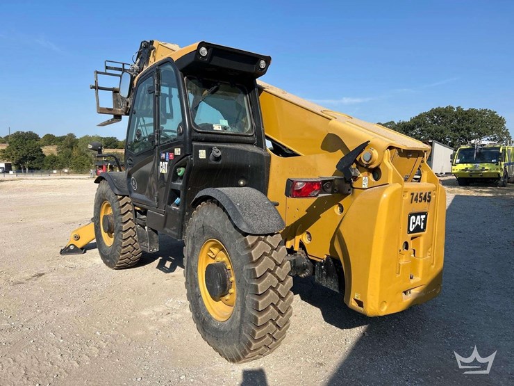 2018-caterpillar-th514d-11,000lb.-4x4-rough-terrain-telehandler-image-2