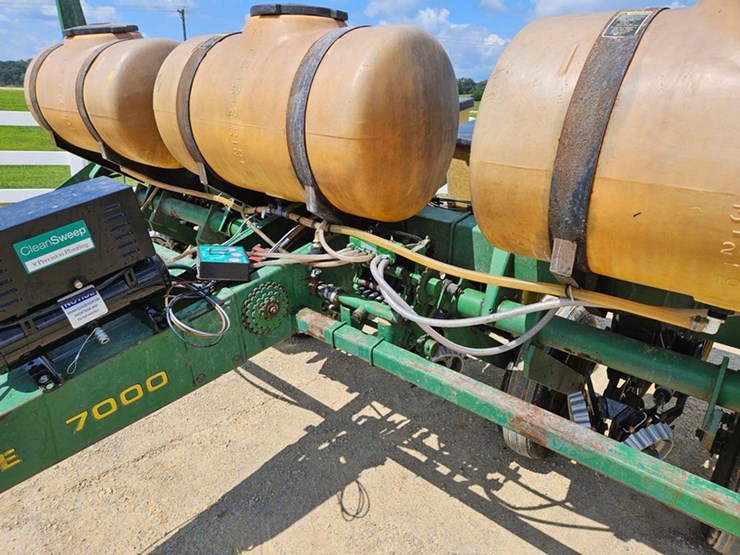 john-deere-7000-image-19