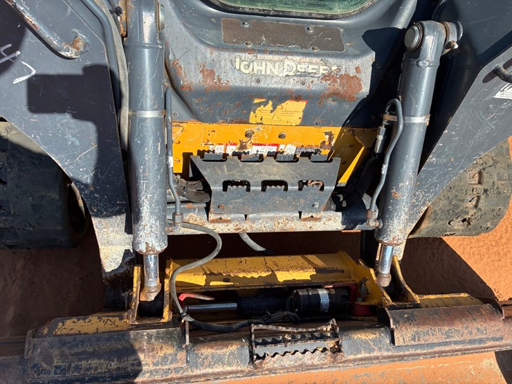 deere-325g-image-10