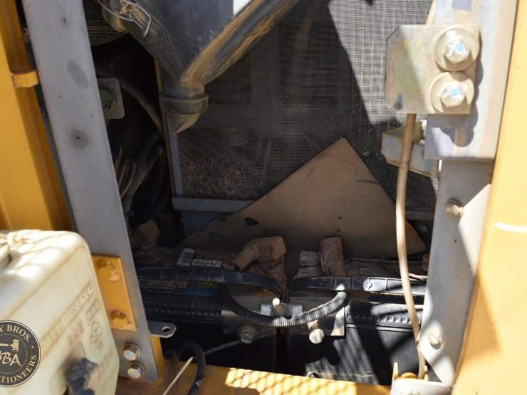 2014-deere-135g-image-46