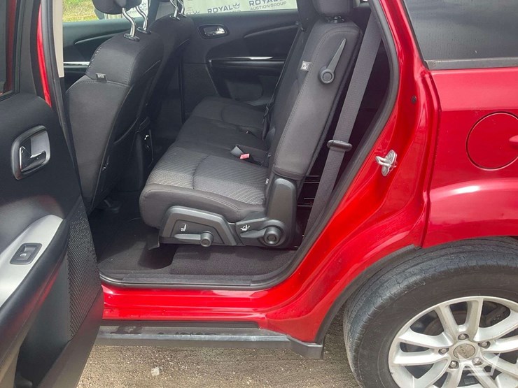 2015-dodge-journey-image-19
