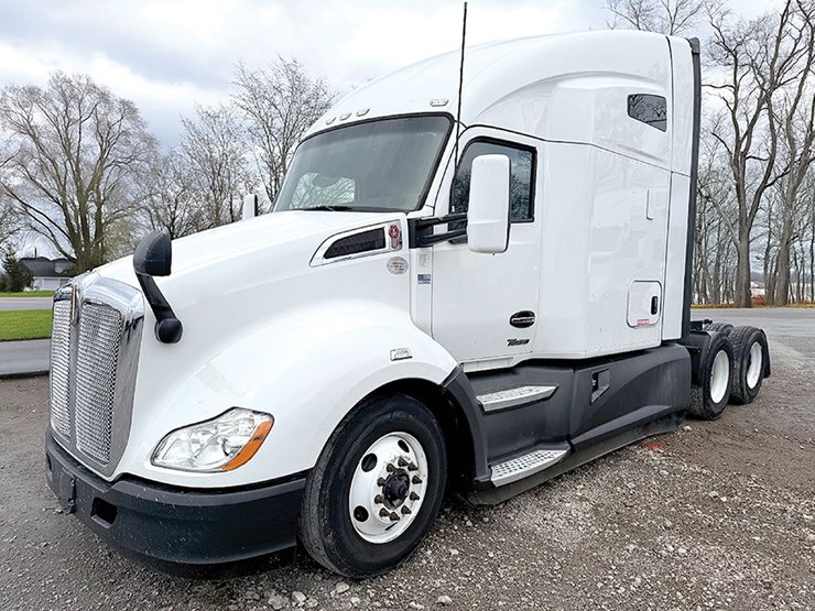 2022-kenworth-t680-image-1