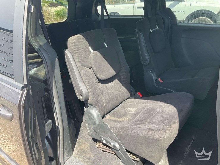 2015-dodge-caravan-image-22