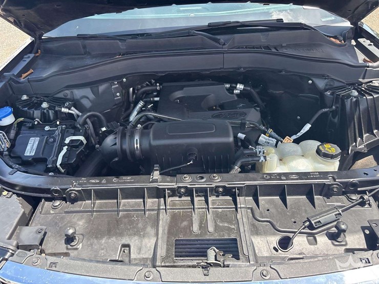 2020-ford-explorer-image-8
