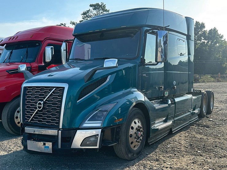 2021-volvo-vnl-740-image-1