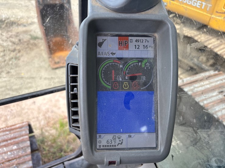 2019-deere-250g-lc-image-29