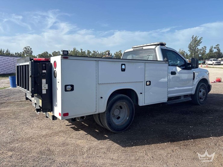 2017-ford-f350-image-3