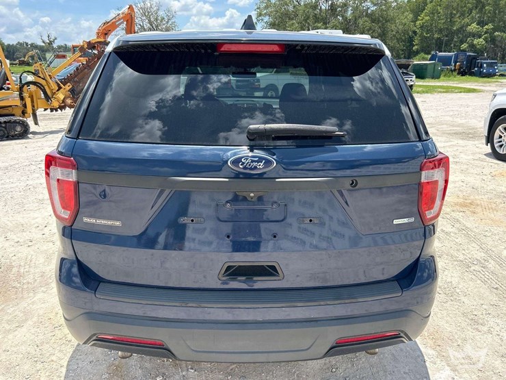 2018-ford-explorer-image-22
