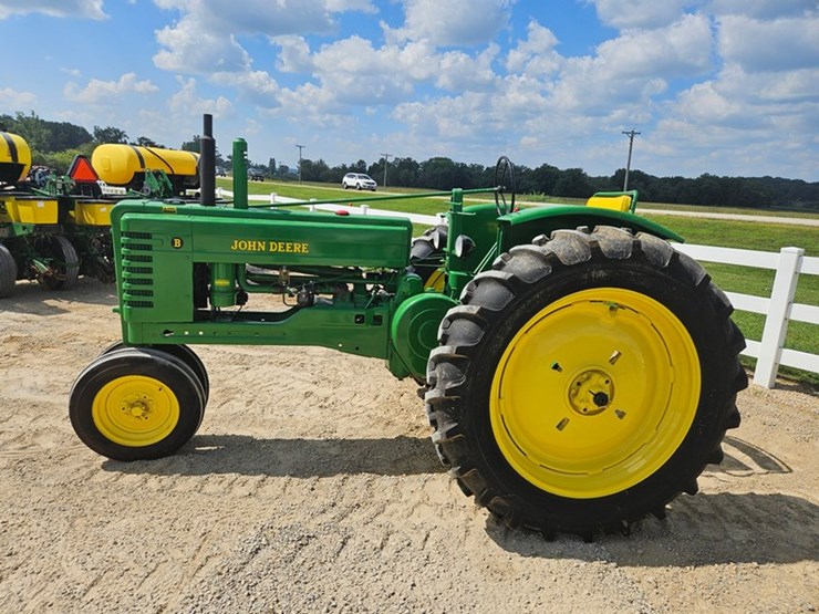 john-deere-b-image-2