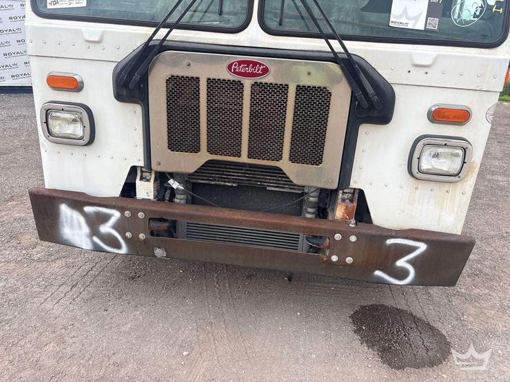 2019-peterbilt-520-image-17
