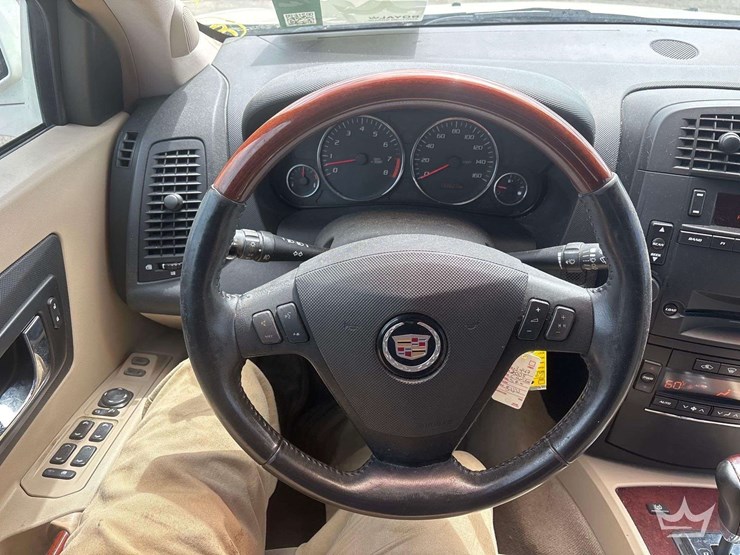 2005-cadillac-srx-image-9