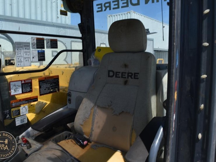 2014-deere-135g-image-62