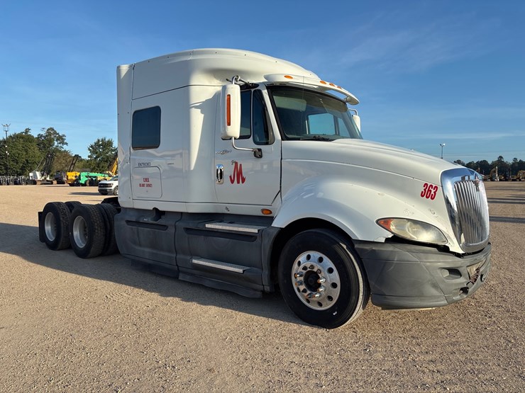 2013-international-prostar-image-2